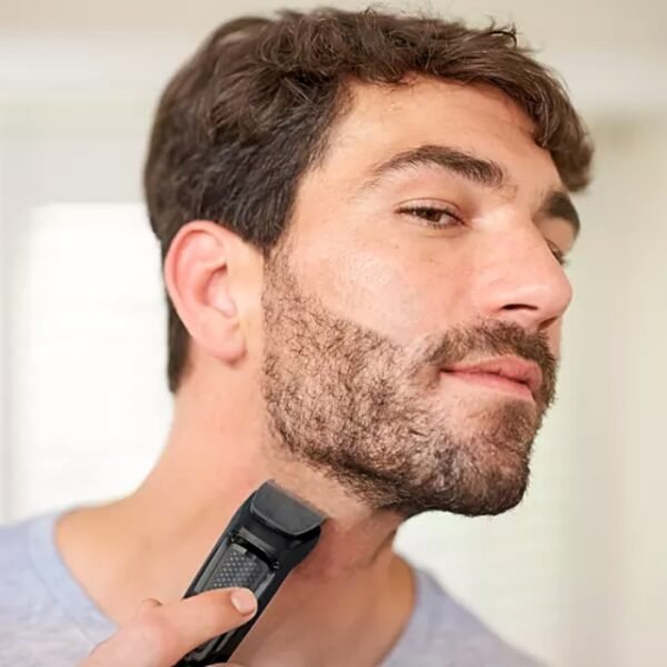 Clean Beard Lines with Philips