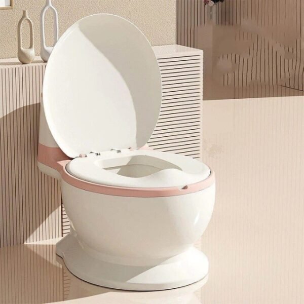 Comfy, wide seat for successful toilet training comfort.