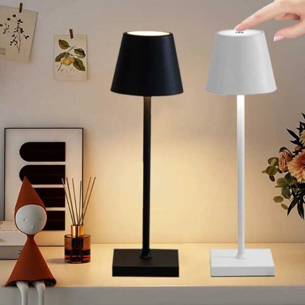 Bedside table lamp with stepless dimming and touch control.