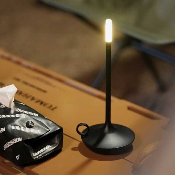 Aladdin table lamp in black with 30 LED chips.