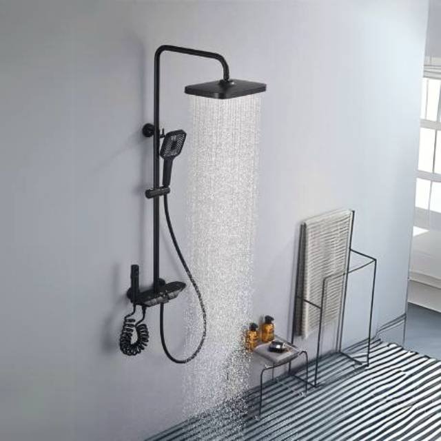 Thermostatic shower mixer in black matte with powerful water flow.